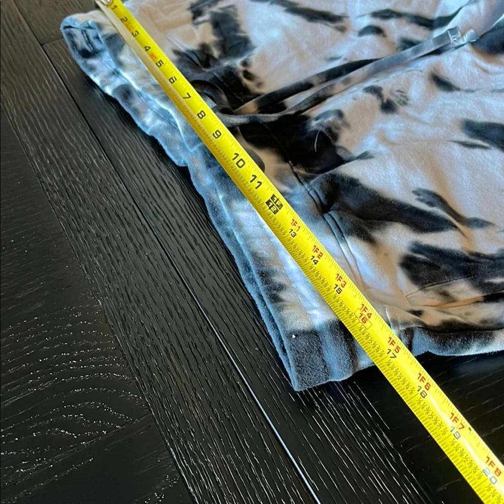 AR-33 Black and White Tie-Dye Activewear Shorts Size S New With‎ Tags